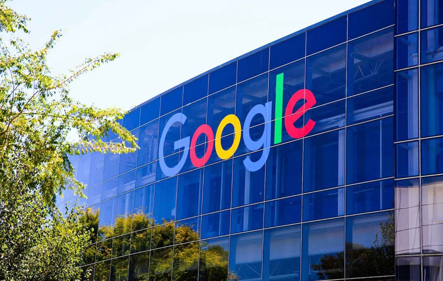 Machine learning algorithm predicts Google stock price on April 30, 2026