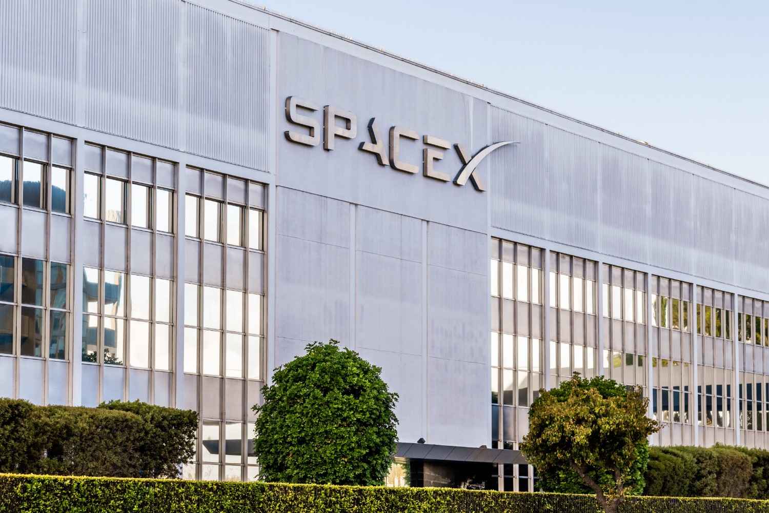 SpaceX stock sell-off wipes out gains for late IPO buyers