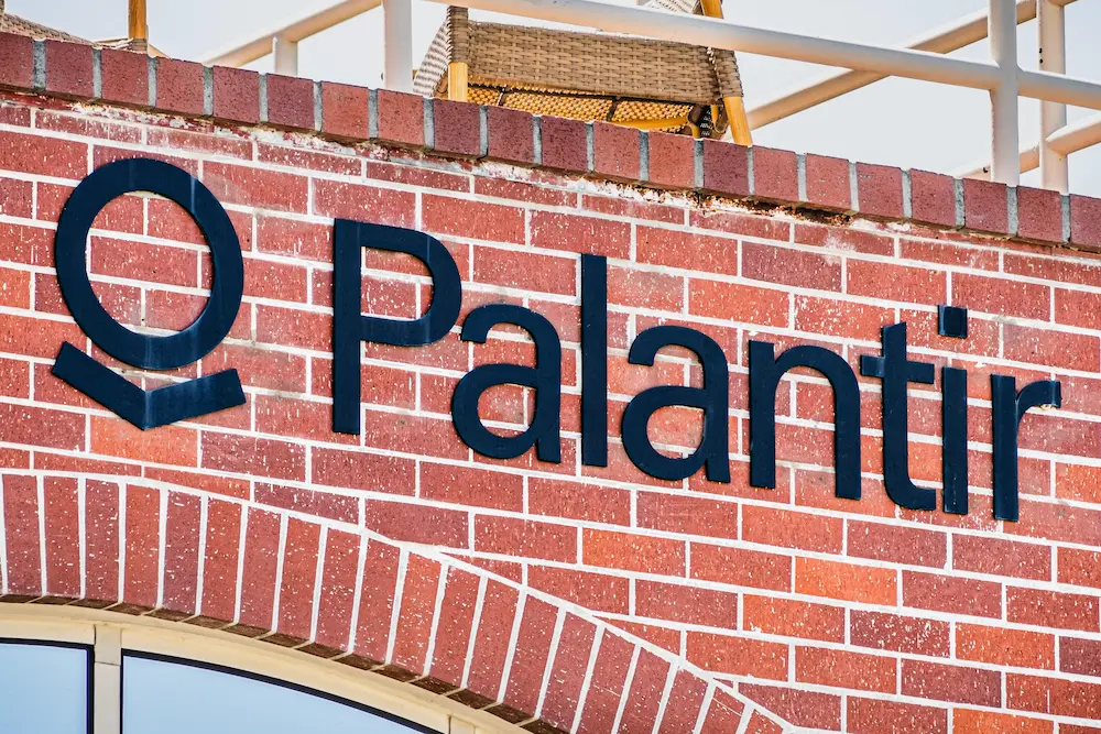 $1,000 invested in Palantir stock a year ago is now worth 